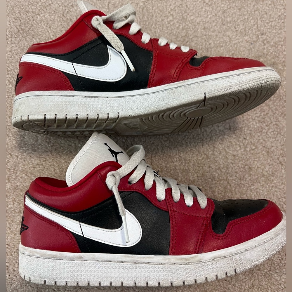 Air Jordan 1 Low Chicago Flip